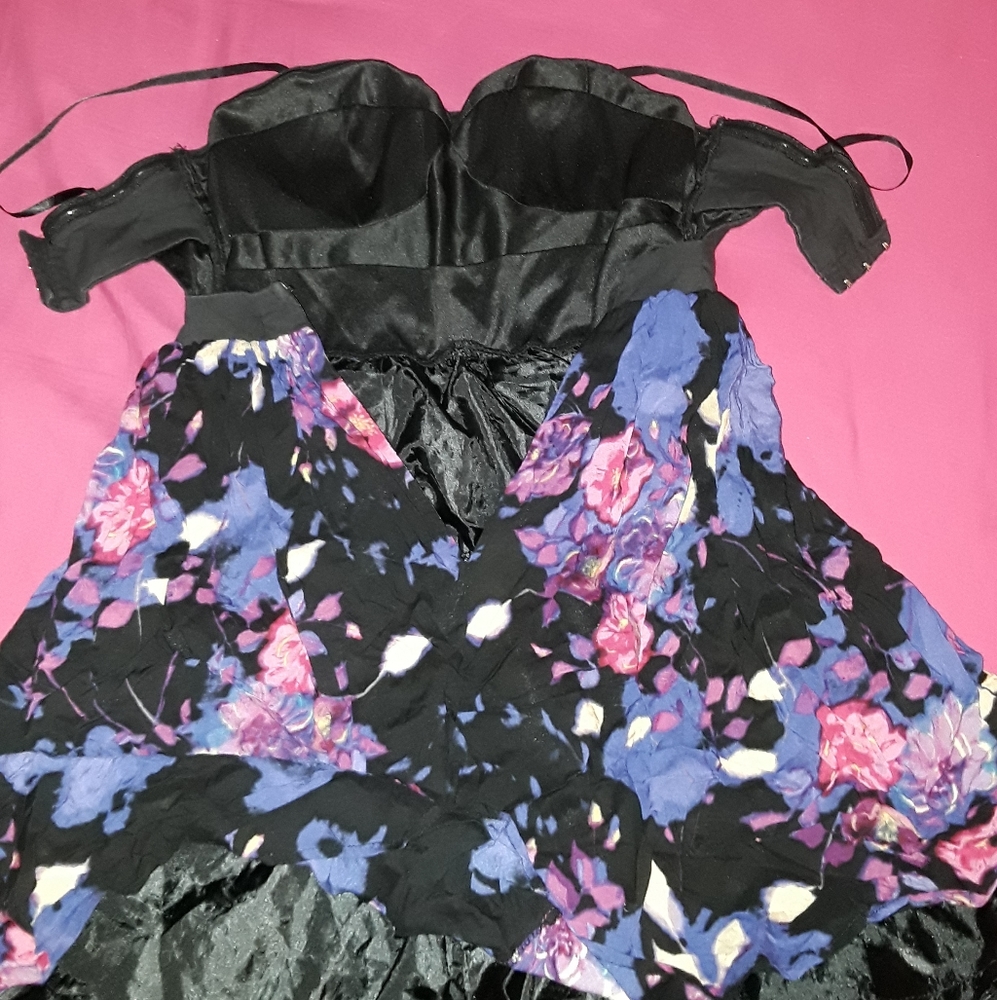 Charlotte Russe Floral strapless dress - Picture 6 of 14